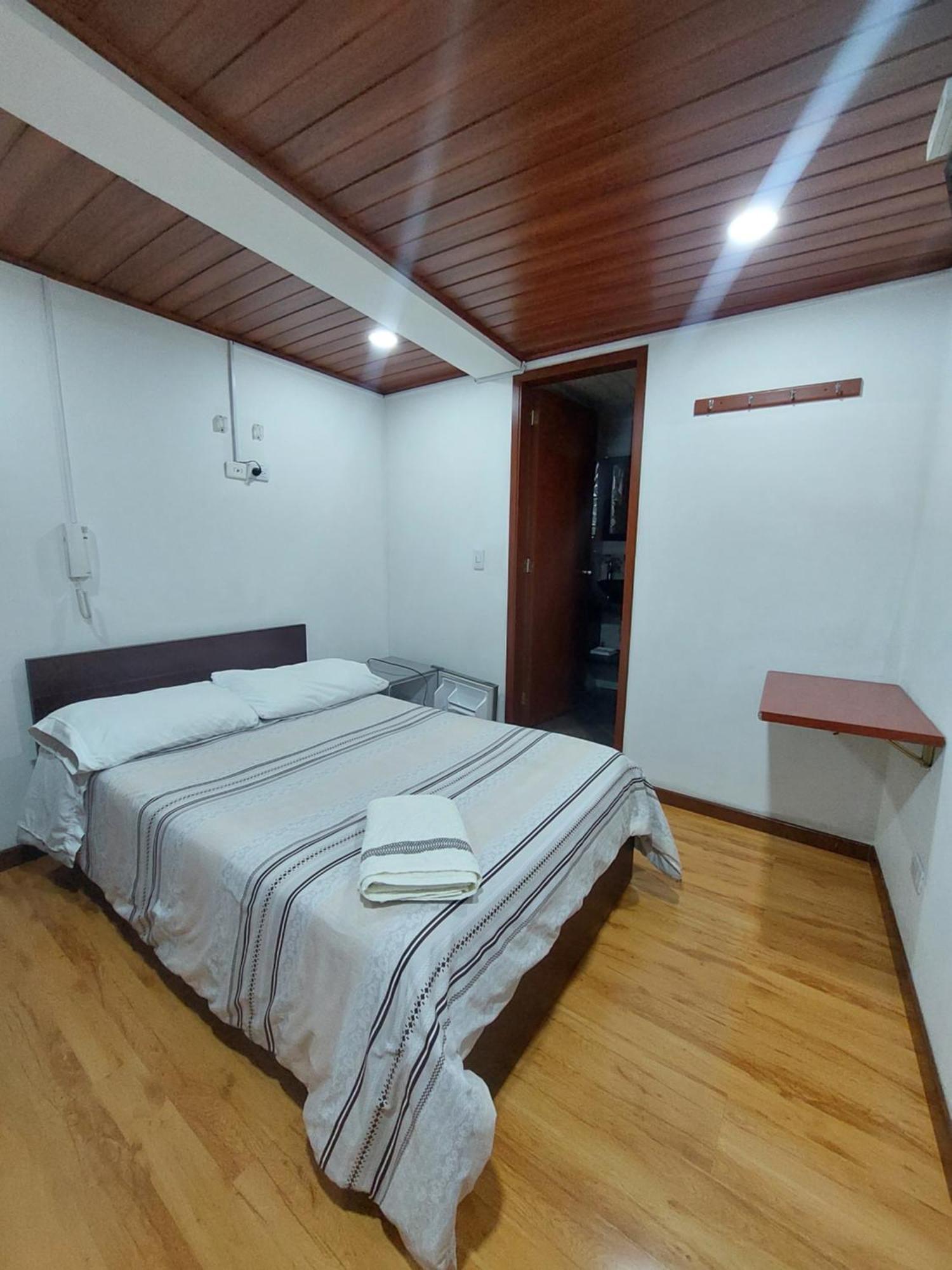 Hotel Casa Huesped Kiwi Bogotá Esterno foto